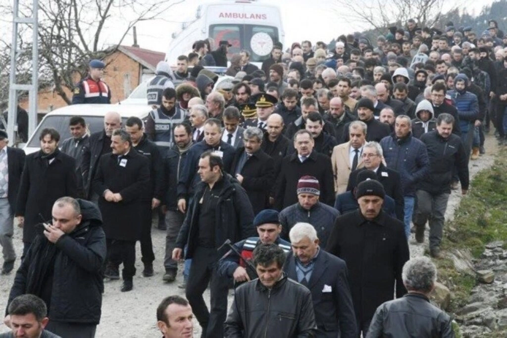 Şehit Şükrü Elibol Alaçam'da gözyaşlarıyla toprağa verildi - Resim 4