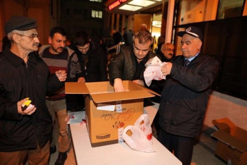 İlkadım Belediyesi Kandil Simidi Dağıttı - Samsun Haber - Resim 3