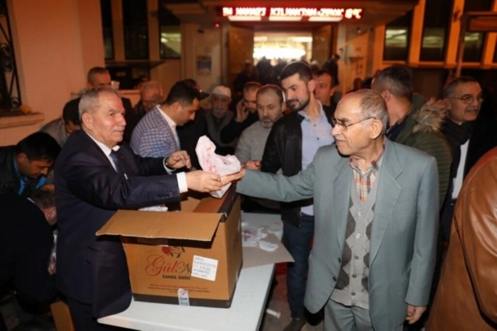 İlkadım Belediyesi Kandil Simidi Dağıttı - Samsun Haber - Resim 5