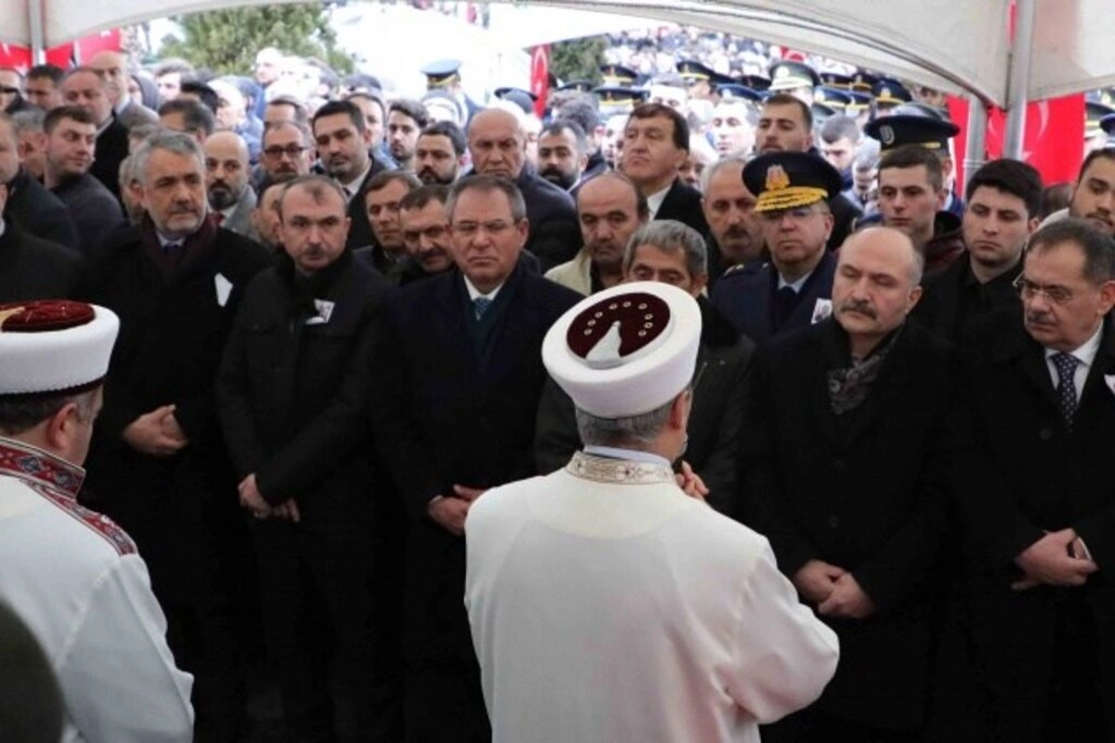 Başkan Yüksel Yıldırım şehidimizi son yolculuğuna uğurladı - Resim 2