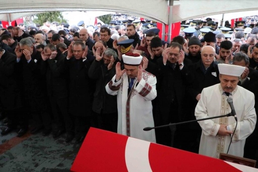 Başkan Yüksel Yıldırım şehidimizi son yolculuğuna uğurladı - Resim 5