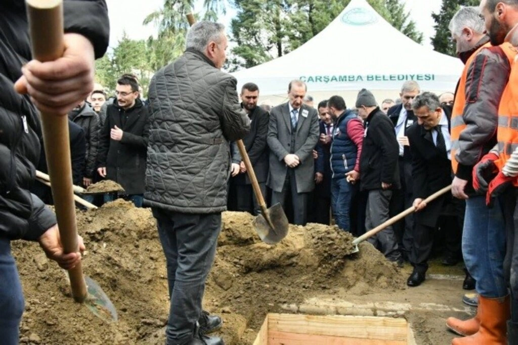 ÇARŞAMBA, ŞEHİDİNİ SON YOLCULUĞUNA UĞURLADI - Resim 9