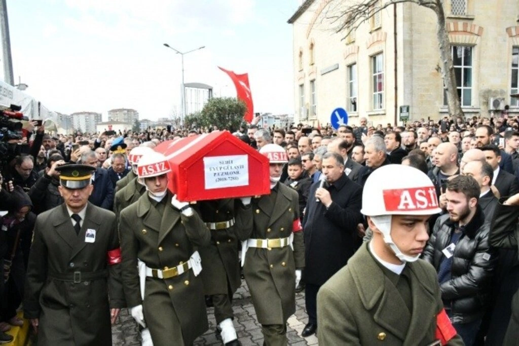 ÇARŞAMBA, ŞEHİDİNİ SON YOLCULUĞUNA UĞURLADI - Resim 16
