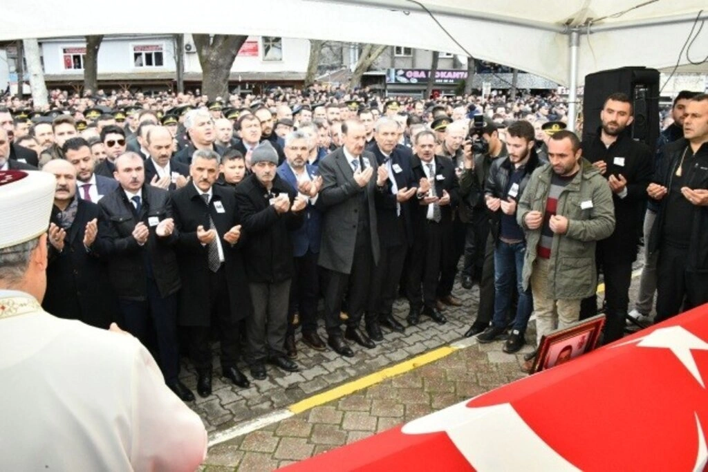 ÇARŞAMBA, ŞEHİDİNİ SON YOLCULUĞUNA UĞURLADI - Resim 18