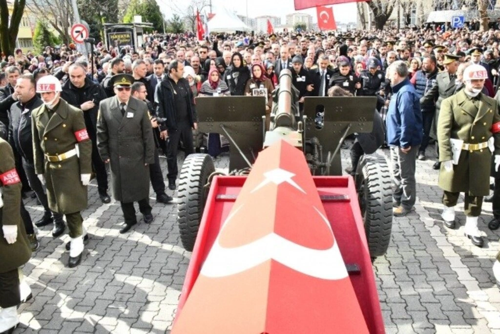 ÇARŞAMBA, ŞEHİDİNİ SON YOLCULUĞUNA UĞURLADI - Resim 19