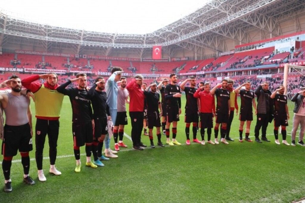 Samsunsporlu futbolculardan asker selamı, Samsunspor İnegölspor maç fotoğrafları - Resim 3