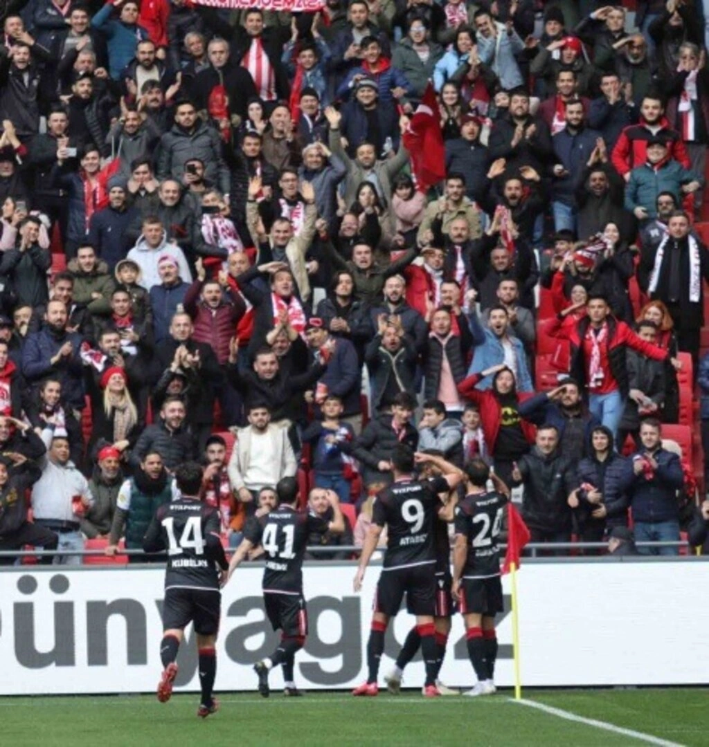 Samsunsporlu futbolculardan asker selamı, Samsunspor İnegölspor maç fotoğrafları - Resim 9