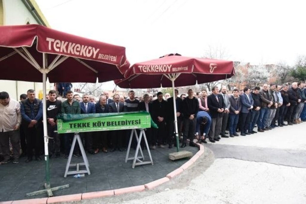 Ayşegül Köse dualarla son yolculuğuna uğurlandı - Resim 4
