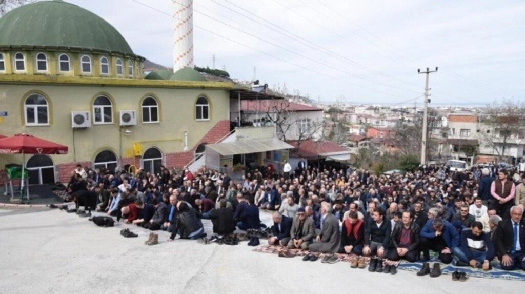 Ayşegül Köse dualarla son yolculuğuna uğurlandı - Resim 8