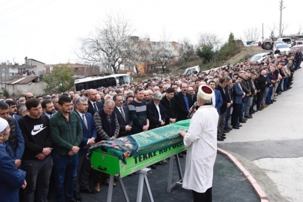 Ayşegül Köse dualarla son yolculuğuna uğurlandı - Resim 12