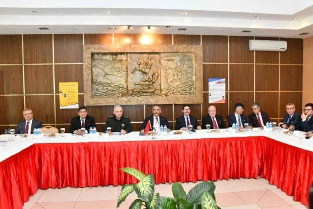 Samsun'da Koronavirüsü İle İlgili alınacak tedbirler toplantısı yapıldı - Resim 7