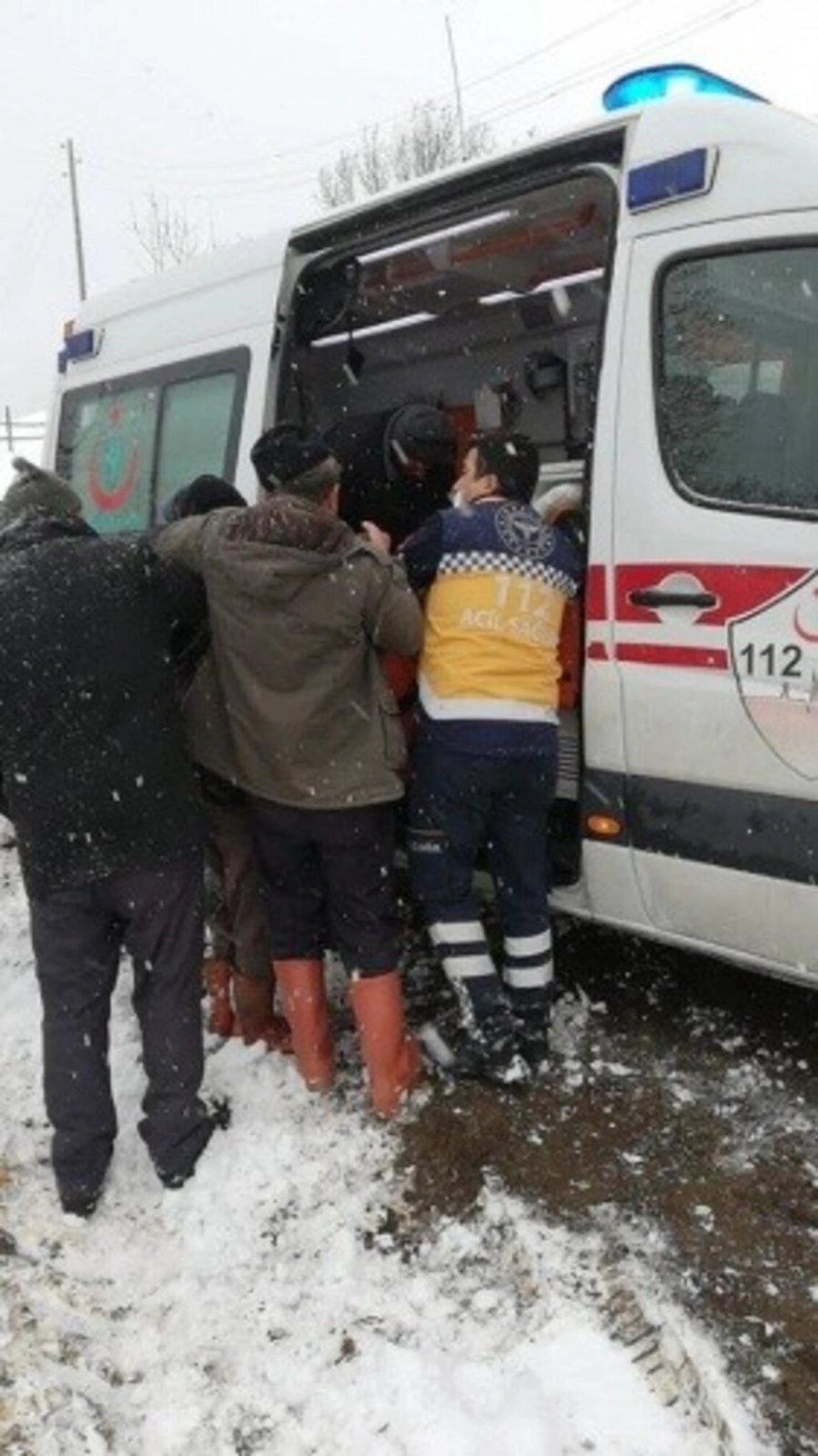 Tekkeköy Karışlar Mahallesi'ndeki hastaya sağlık ve belediye ekipleri ulaştı - Resim 5