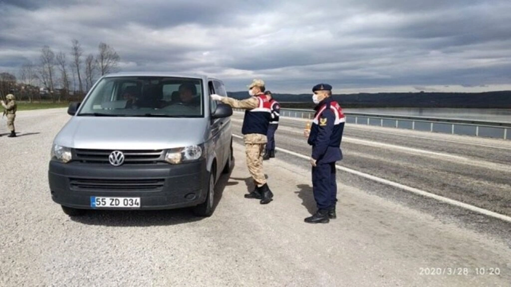 Samsun giriş ve çıkışlarında koronavirüs önlemleri - Resim 6
