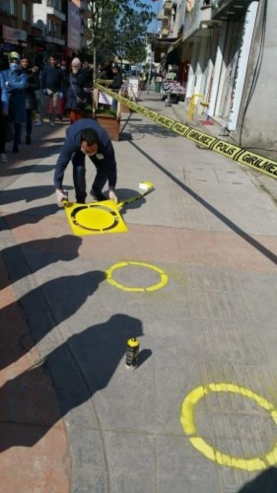 PTT Şubesi önlerine sosyal mesafe çizgileri yapıldı - Resim 2