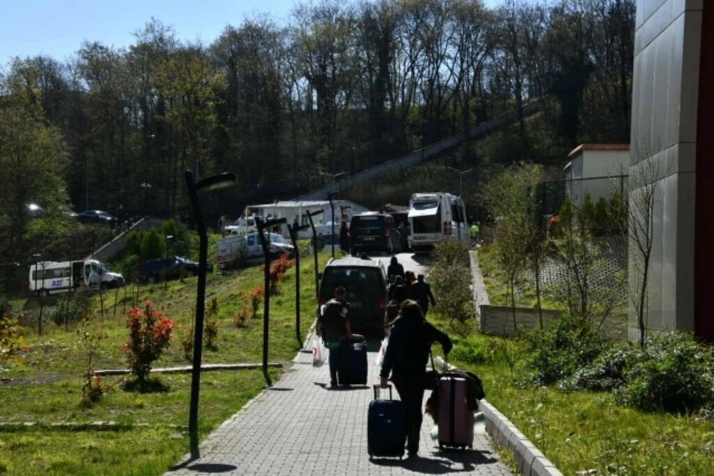 Misafir Öğrenciler Memleketlerine Uğurlandı - Resim 13