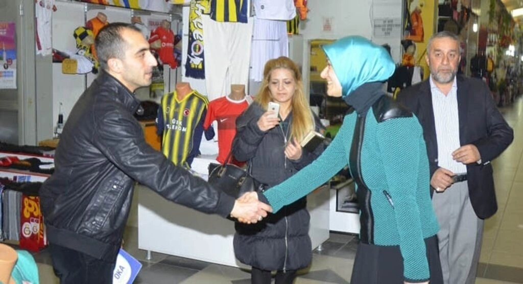 Elif Coşkun Bilgin'e esnaftan yoğun ilgi - Resim 2