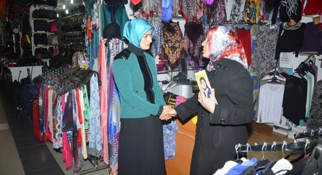 Elif Coşkun Bilgin'e esnaftan yoğun ilgi - Resim 10