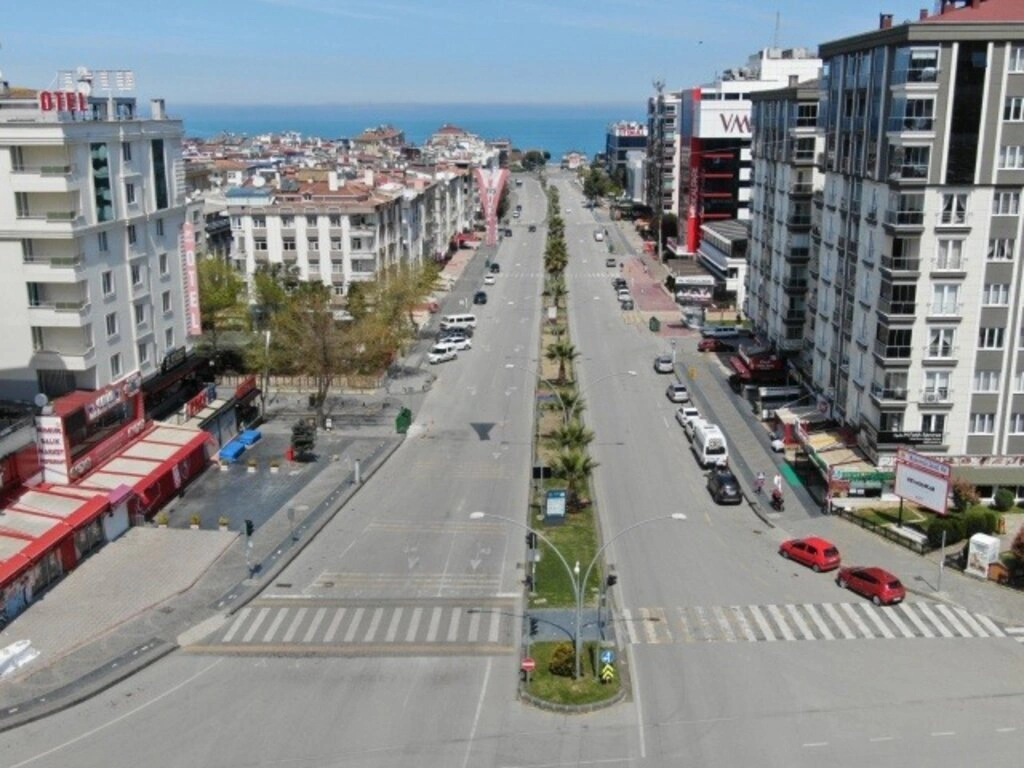 Sokağa çıkma yasağında Samsun sokakları havadan görüntülendi - Resim 10