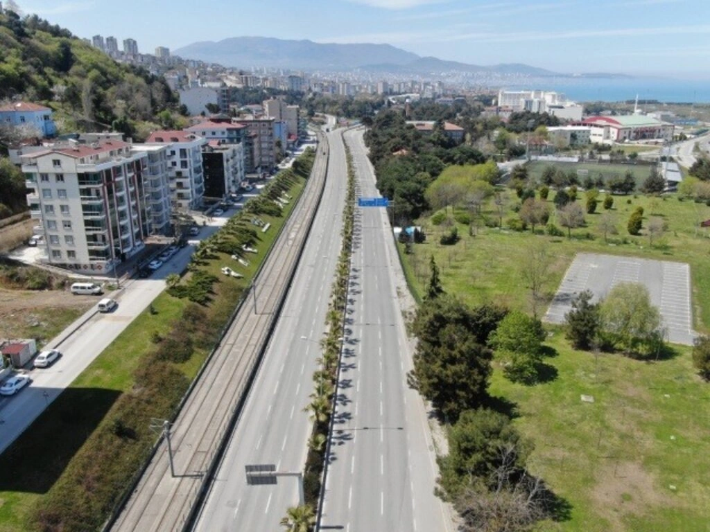Sokağa çıkma yasağında Samsun sokakları havadan görüntülendi - Resim 13