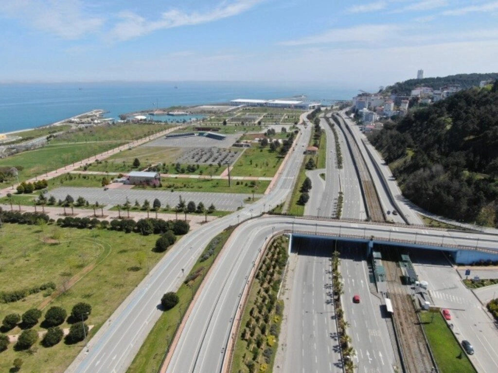 Sokağa çıkma yasağında Samsun sokakları havadan görüntülendi - Resim 15