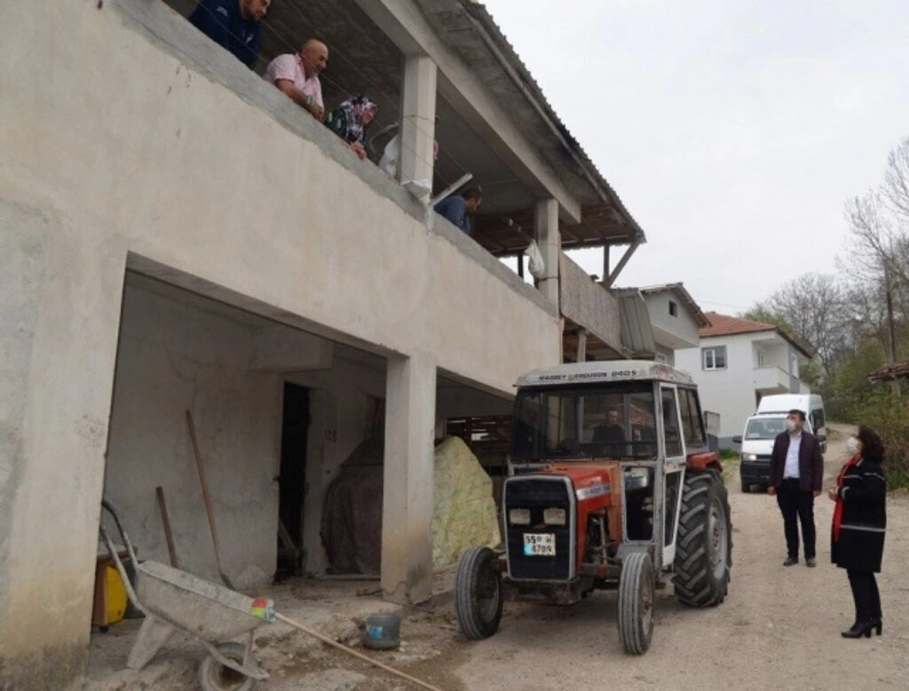 Başkan Özel, Yalnız Yaşayan Yaşlı Vatandaşları Ziyarete Devam Ediyor - Resim 2