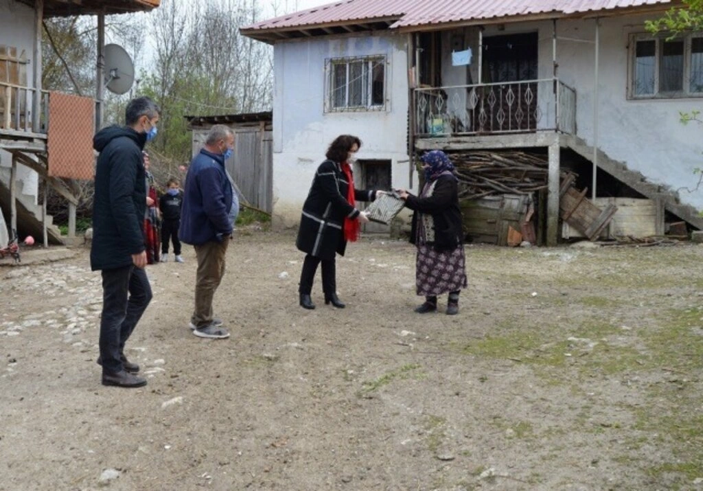 Başkan Özel, Yalnız Yaşayan Yaşlı Vatandaşları Ziyarete Devam Ediyor - Resim 14
