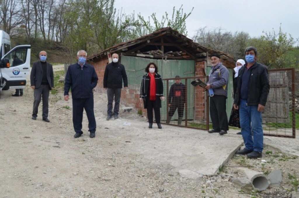Başkan Özel, Yalnız Yaşayan Yaşlı Vatandaşları Ziyarete Devam Ediyor - Resim 15