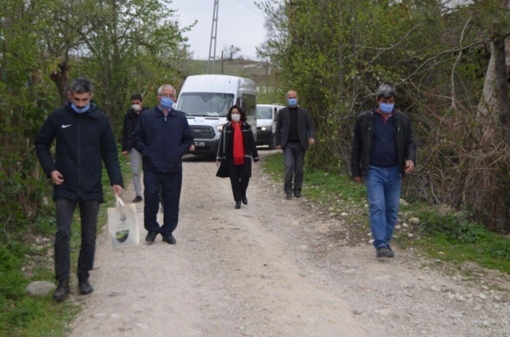 Başkan Özel, Yalnız Yaşayan Yaşlı Vatandaşları Ziyarete Devam Ediyor - Resim 21