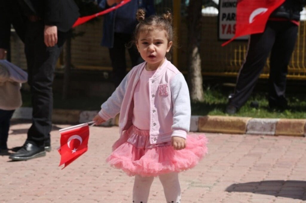 Atakum balkonlarında 23 Nisan coşkusu - Resim 15