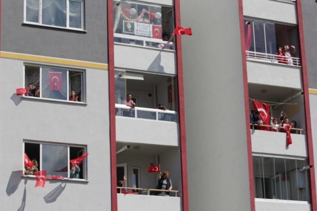 Atakum balkonlarında 23 Nisan coşkusu - Resim 17