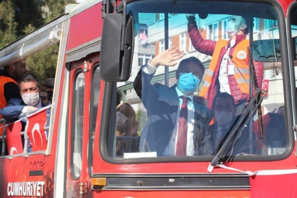 Atakum balkonlarında 23 Nisan coşkusu - Resim 18