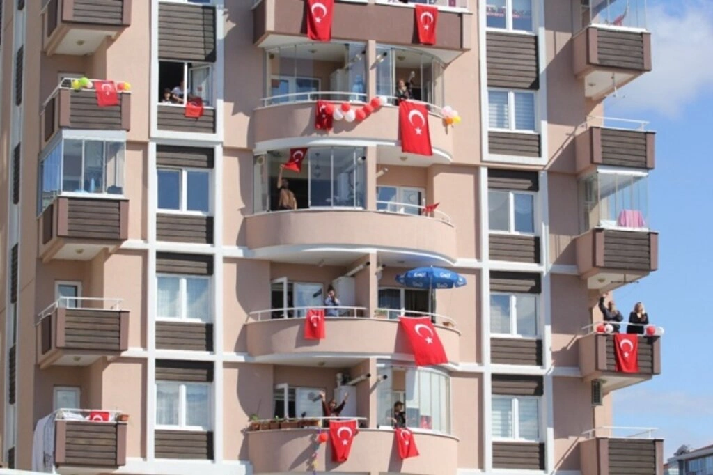 Atakum balkonlarında 23 Nisan coşkusu - Resim 25