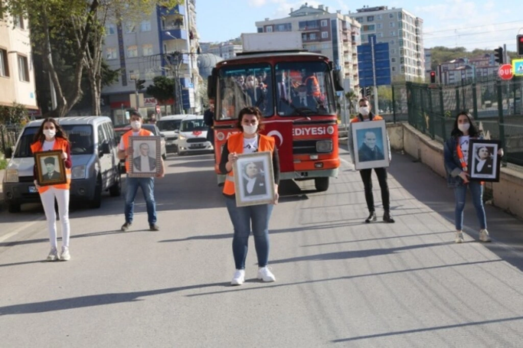 Atakum balkonlarında 23 Nisan coşkusu - Resim 26