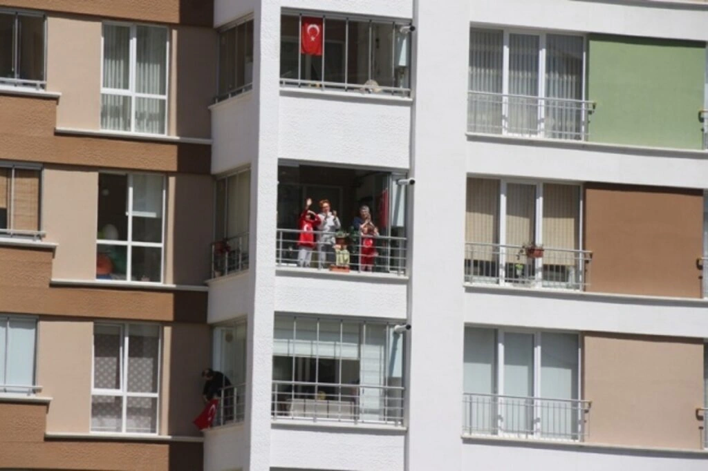 Atakum balkonlarında 23 Nisan coşkusu - Resim 29