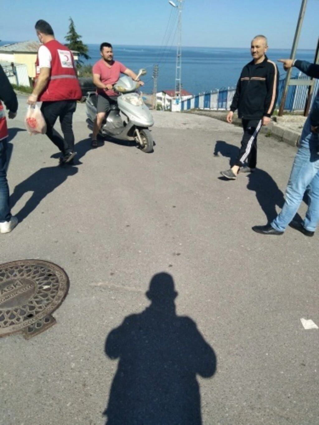 Türk Kızılayı Canik Şubesi ekmek dağıttı - Resim 2