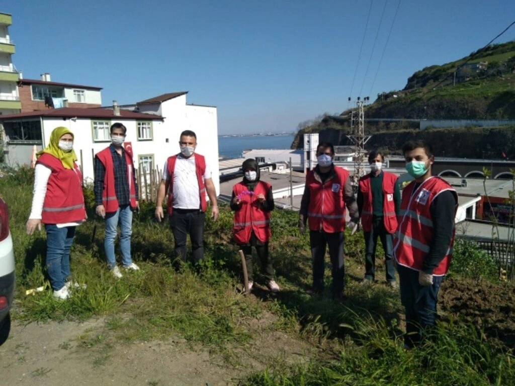 Türk Kızılayı Canik Şubesi ekmek dağıttı - Resim 4