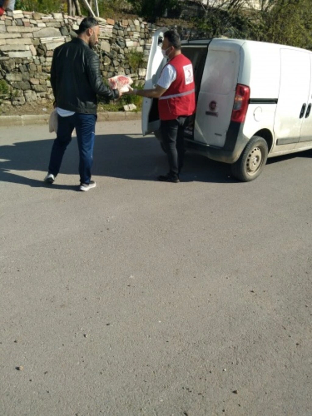 Türk Kızılayı Canik Şubesi ekmek dağıttı - Resim 5