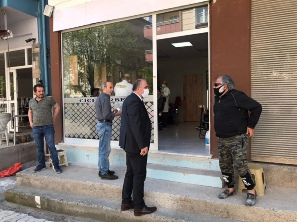 Berberlerde koronavirüs yoğunluğu, Tekkeköy Belediyesi maske dağıttı! - Resim 4
