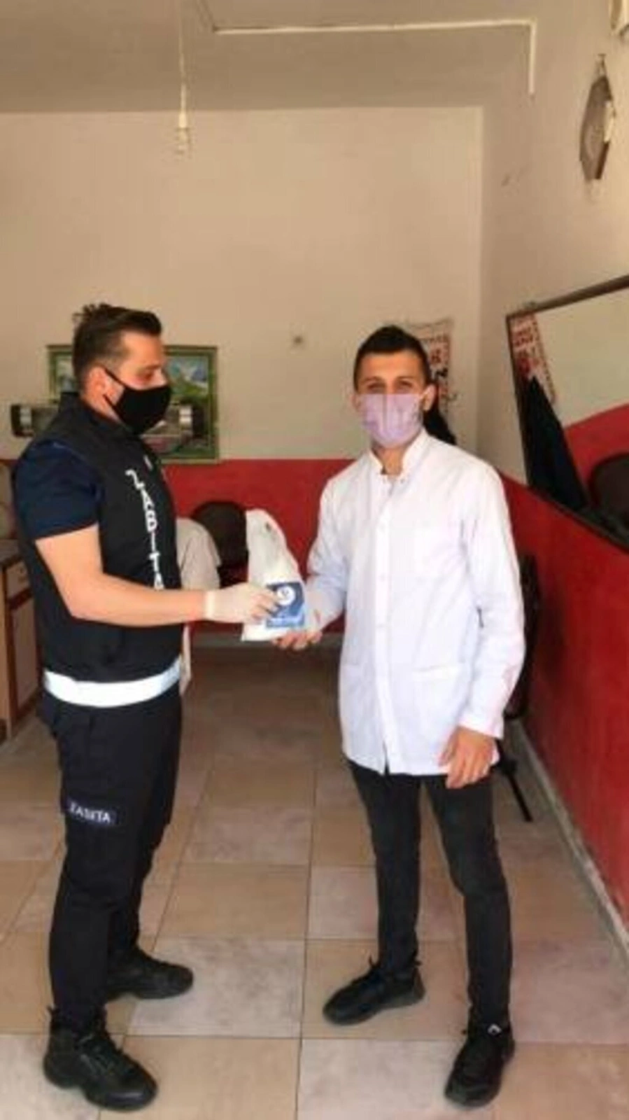 Berberlerde koronavirüs yoğunluğu, Tekkeköy Belediyesi maske dağıttı! - Resim 5
