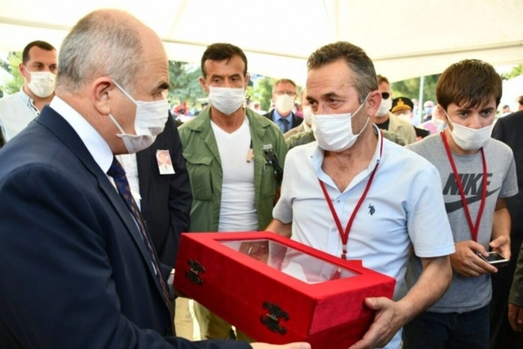 Şehit Polis Memuru Adem Keskin dualarla uğurlandı - Resim 1