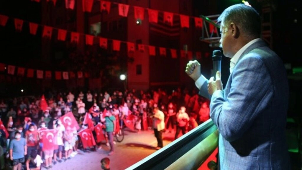 Atakum'da 30 Ağustos coşkusu, ilçe kırmızı-beyaza büründü - Resim 1