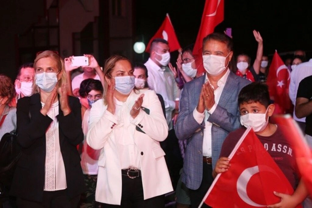 Atakum'da 30 Ağustos coşkusu, ilçe kırmızı-beyaza büründü - Resim 7