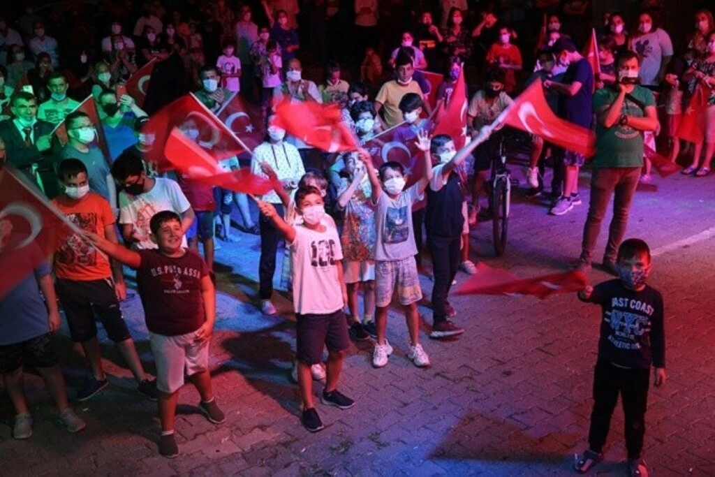 Atakum'da 30 Ağustos coşkusu, ilçe kırmızı-beyaza büründü - Resim 8