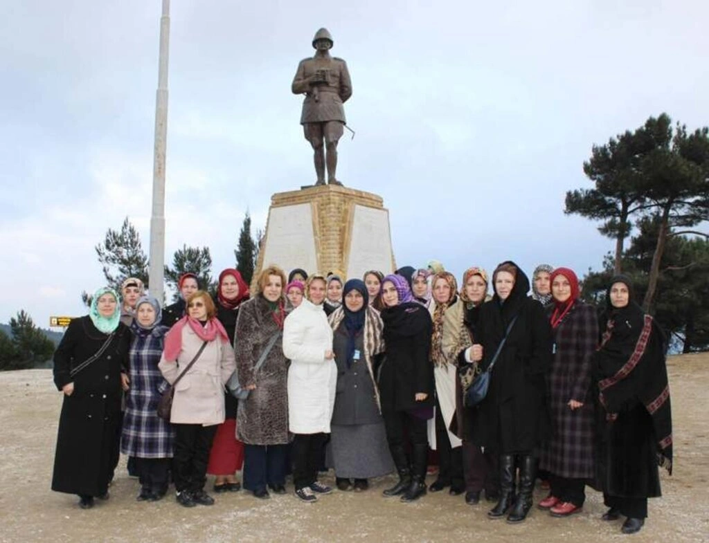 Tekkeköylü bayanlar Çanakkale'de - Resim 1