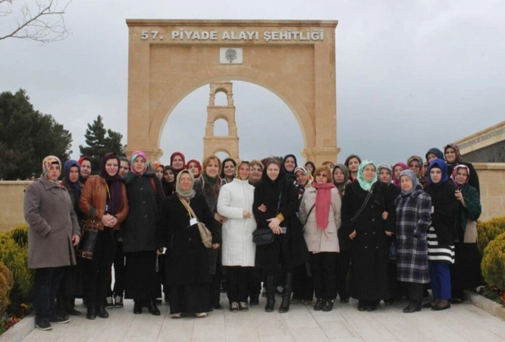 Tekkeköylü bayanlar Çanakkale'de - Resim 2