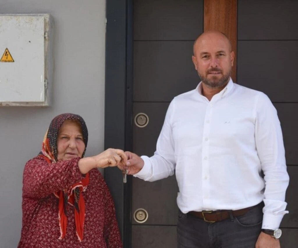 Tekkeköy Belediyesi yeni evlerine kavuşturdu - Resim 2