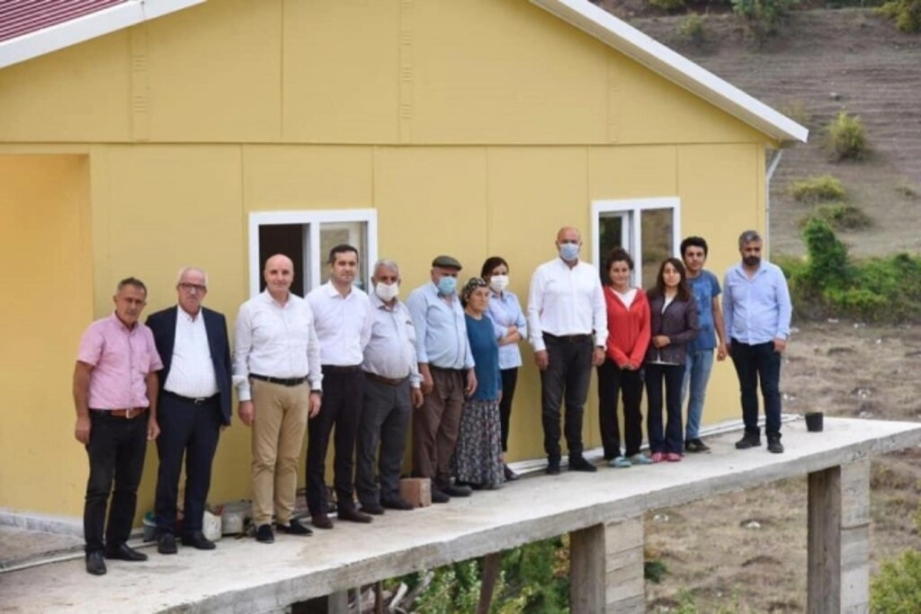 Tekkeköy Belediyesi yeni evlerine kavuşturdu - Resim 19