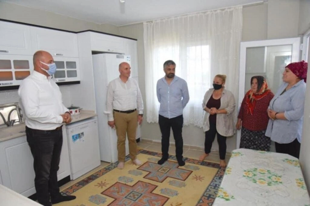 Tekkeköy Belediyesi yeni evlerine kavuşturdu - Resim 20