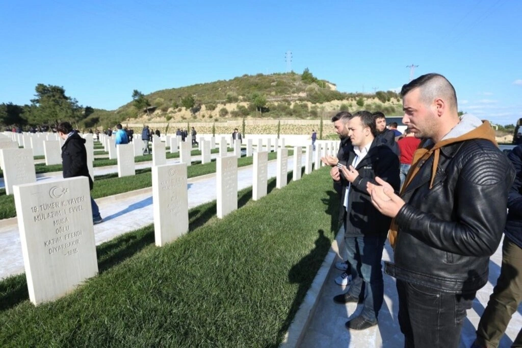 Canik, Çanakkale’de 555 kişiyi şehitlerle buluşturdu  - Resim 1