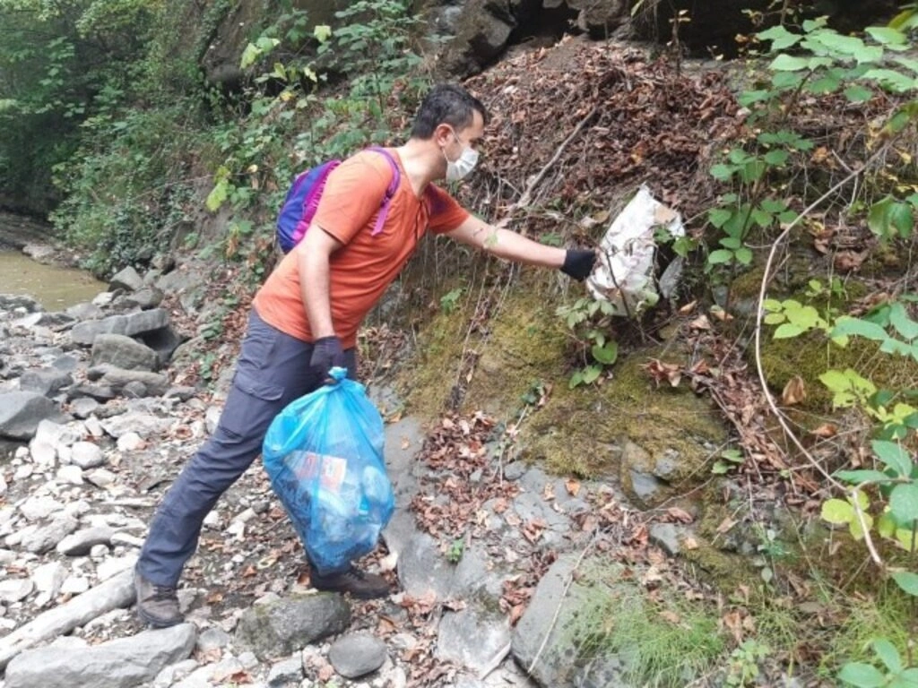 Ekolojik Yaşam Bisiklet Derneği üyeleri Kabaceviz Şelaleleri'nde temizlik yaptı - Resim 5